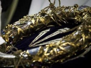 荆棘王冠,命运交织的荣耀与挣扎